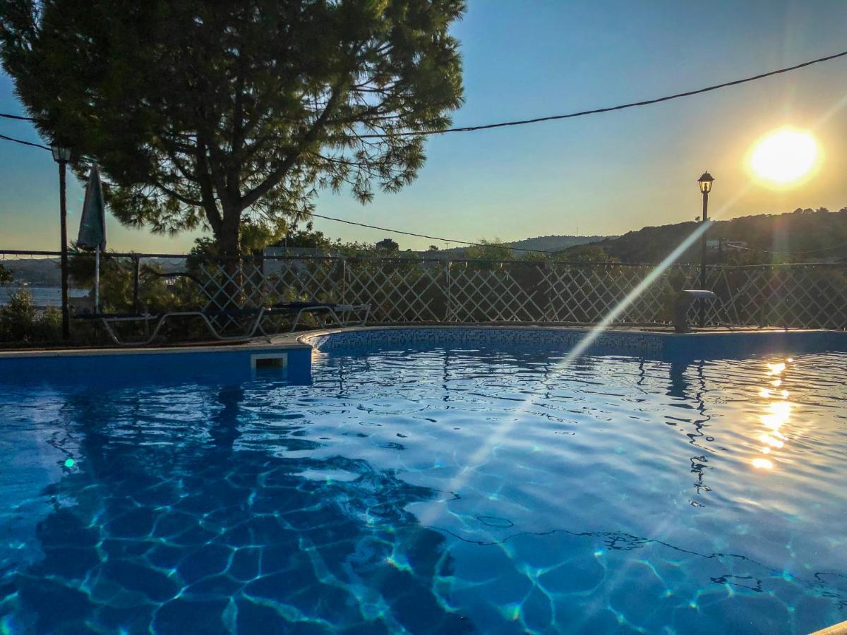 Paralia Agias Foteinis Vasilikos Apartments מראה חיצוני תמונה