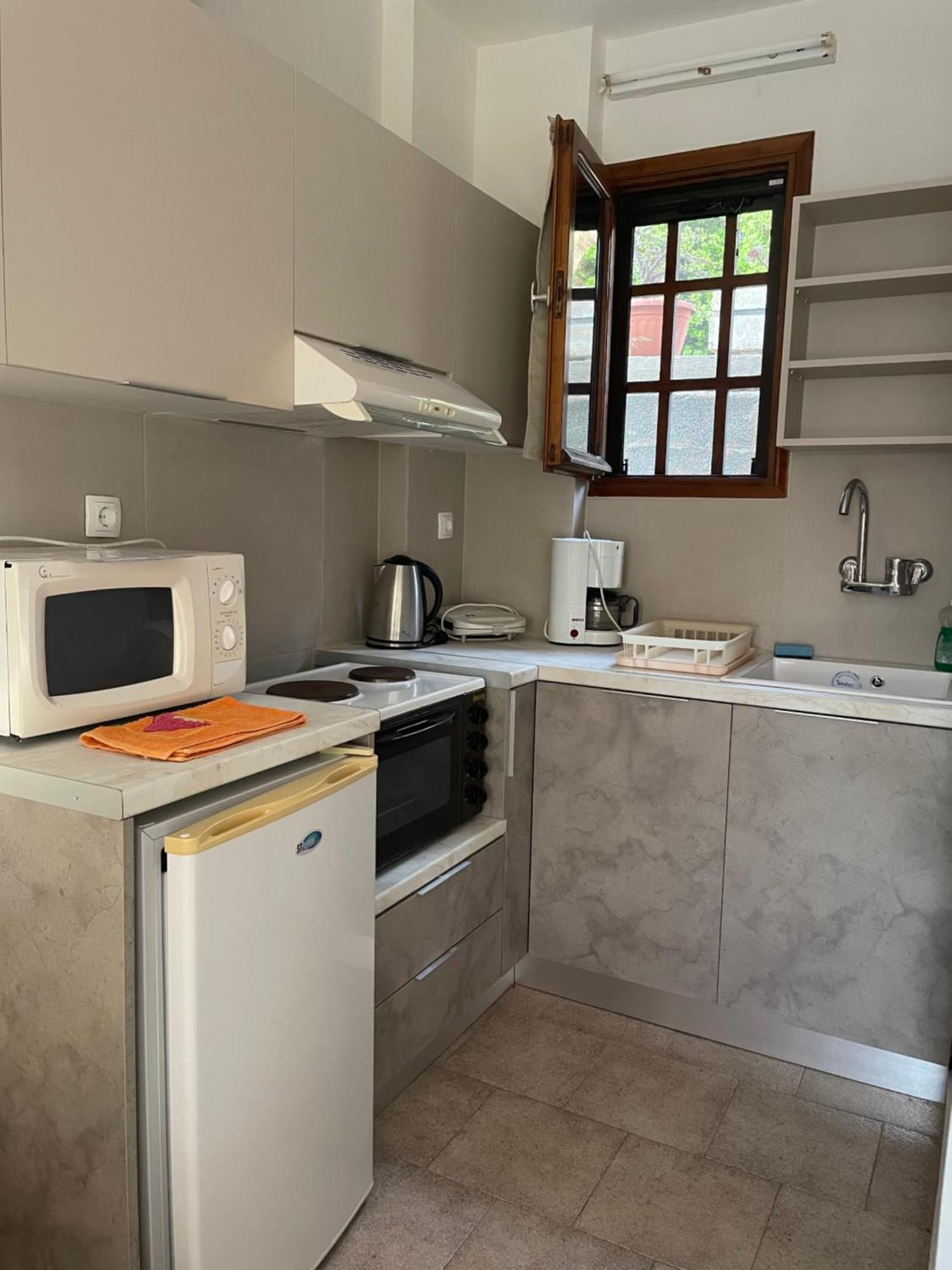 Paralia Agias Foteinis Vasilikos Apartments מראה חיצוני תמונה